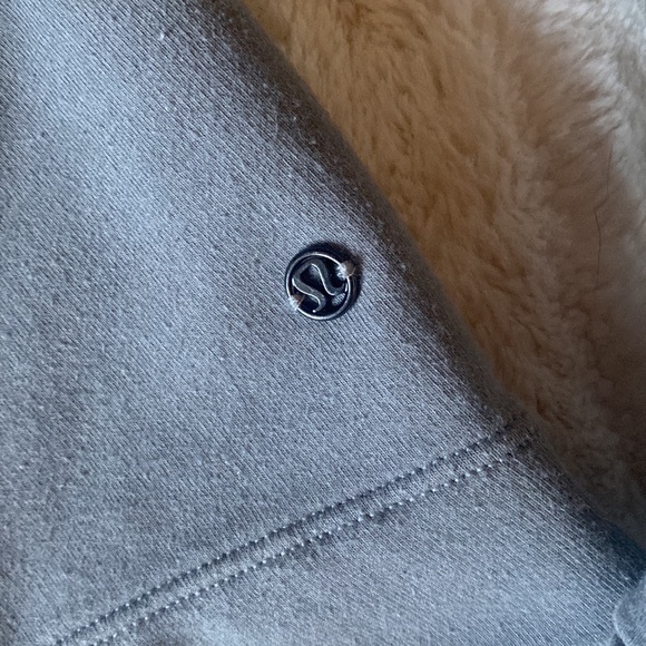 Lululemon Jacket - Picture 3 of 4